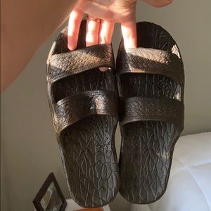 Slip- on sandals
